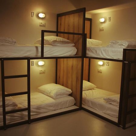Garage Hostel Nova Gorica Zewnętrze zdjęcie