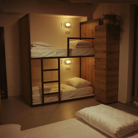 Garage Hostel Nova Gorica Zewnętrze zdjęcie