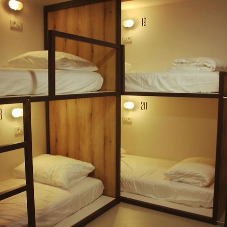 Garage Hostel Nova Gorica Zewnętrze zdjęcie