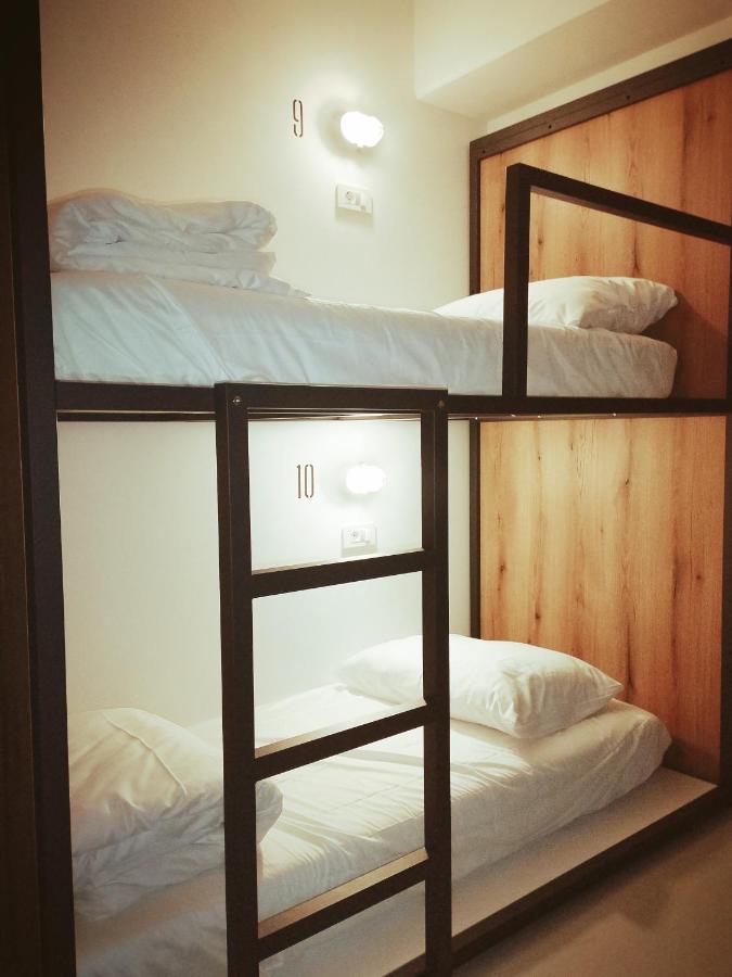 Garage Hostel Nova Gorica Zewnętrze zdjęcie
