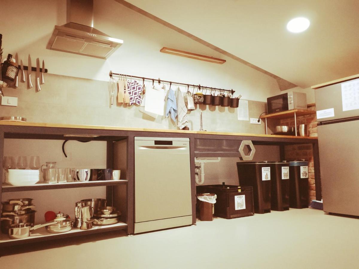 Garage Hostel Nova Gorica Zewnętrze zdjęcie
