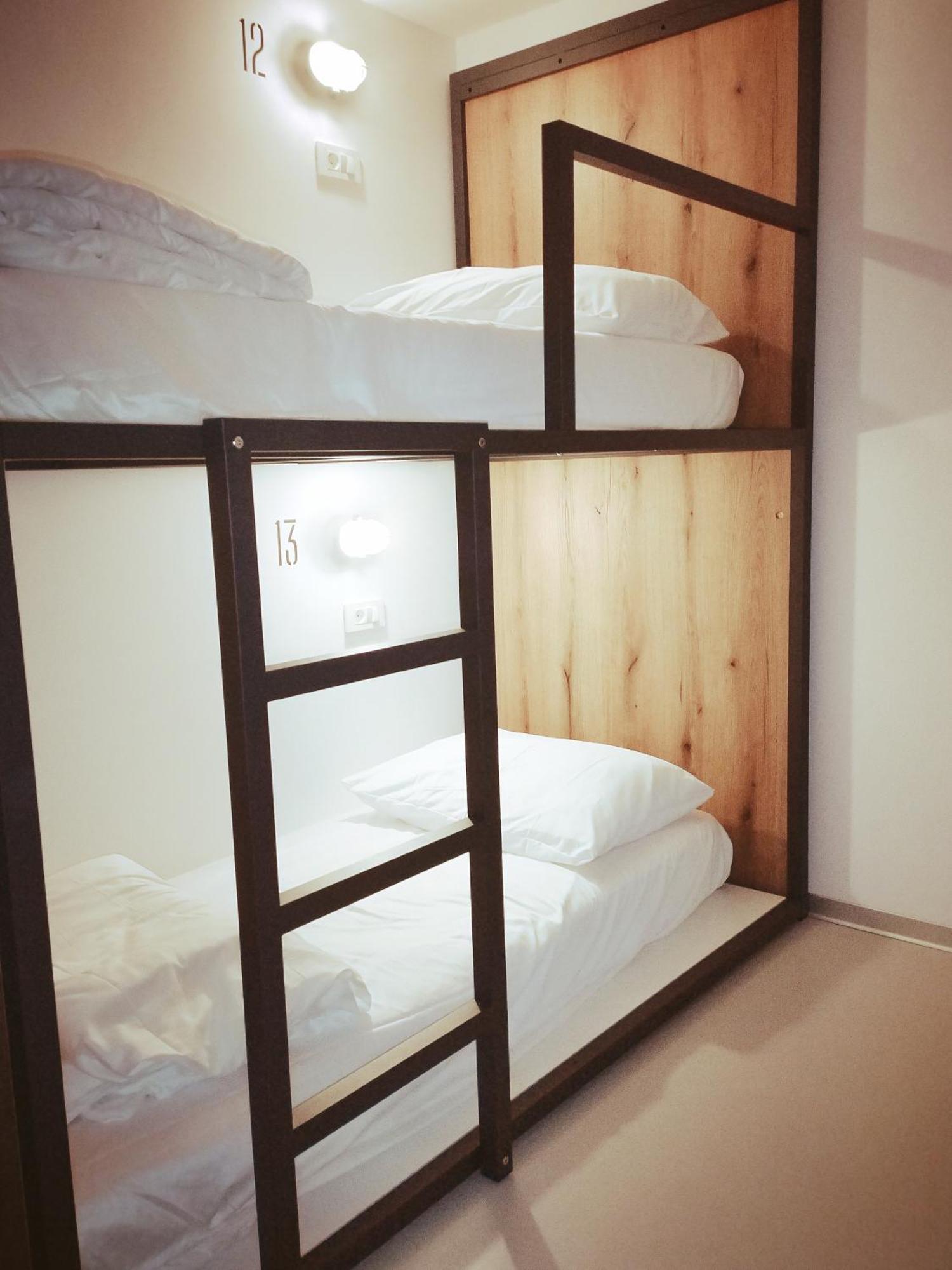 Garage Hostel Nova Gorica Zewnętrze zdjęcie